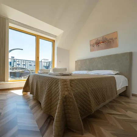 Апартаменти Elegant And Sunny With Free Parking Варна